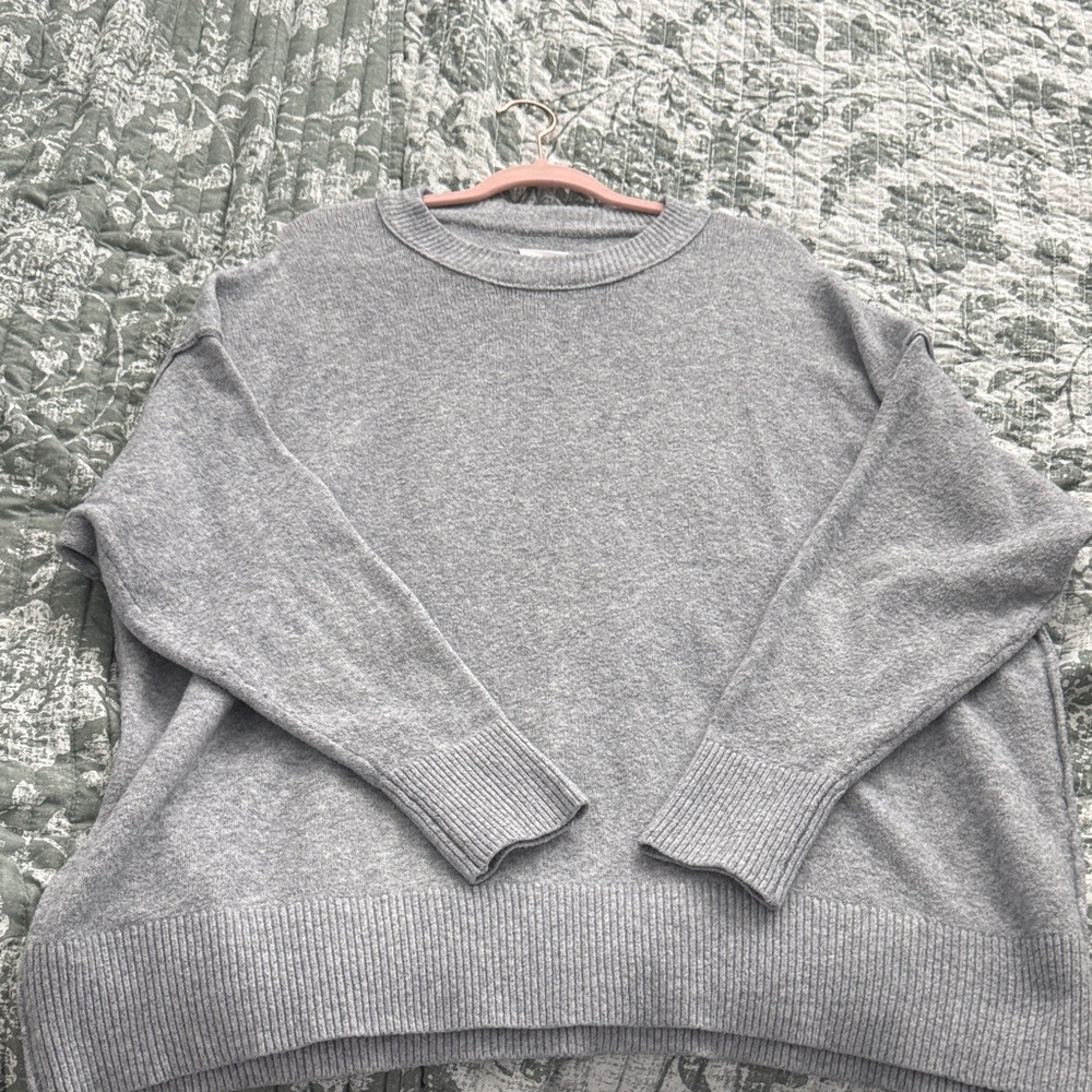 Aerie Heather Gray Women's Crew Neck Sweater
